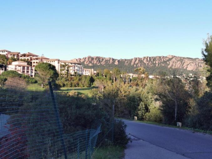 Saint Raphael, Cap Esterel Le Hameau. Vue Mer Saint-Raphael (Var) Exterior foto
